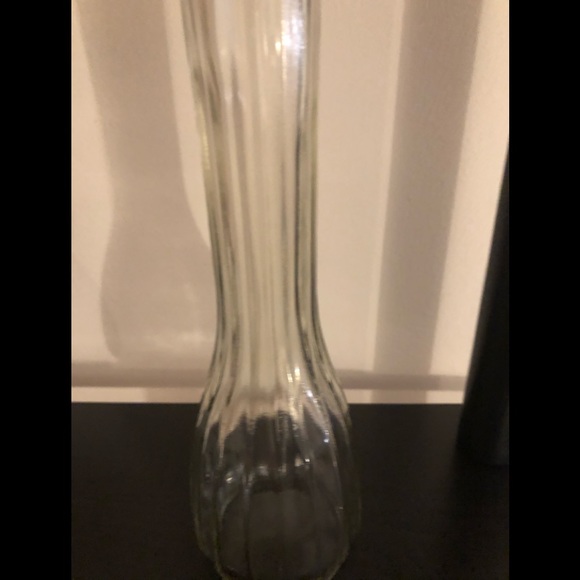 Classic! 🌹 Glass Flower Vase - Picture 6 of 8